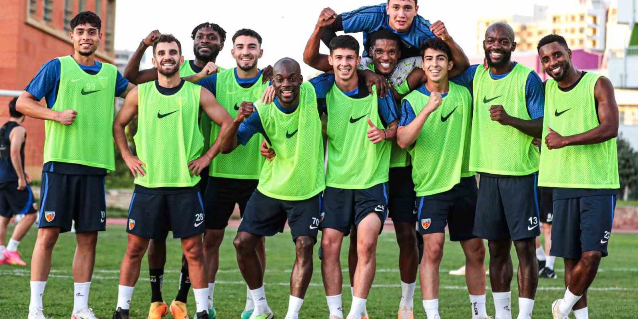 Kayserispor 30 kişilik kadroyu bildirdi