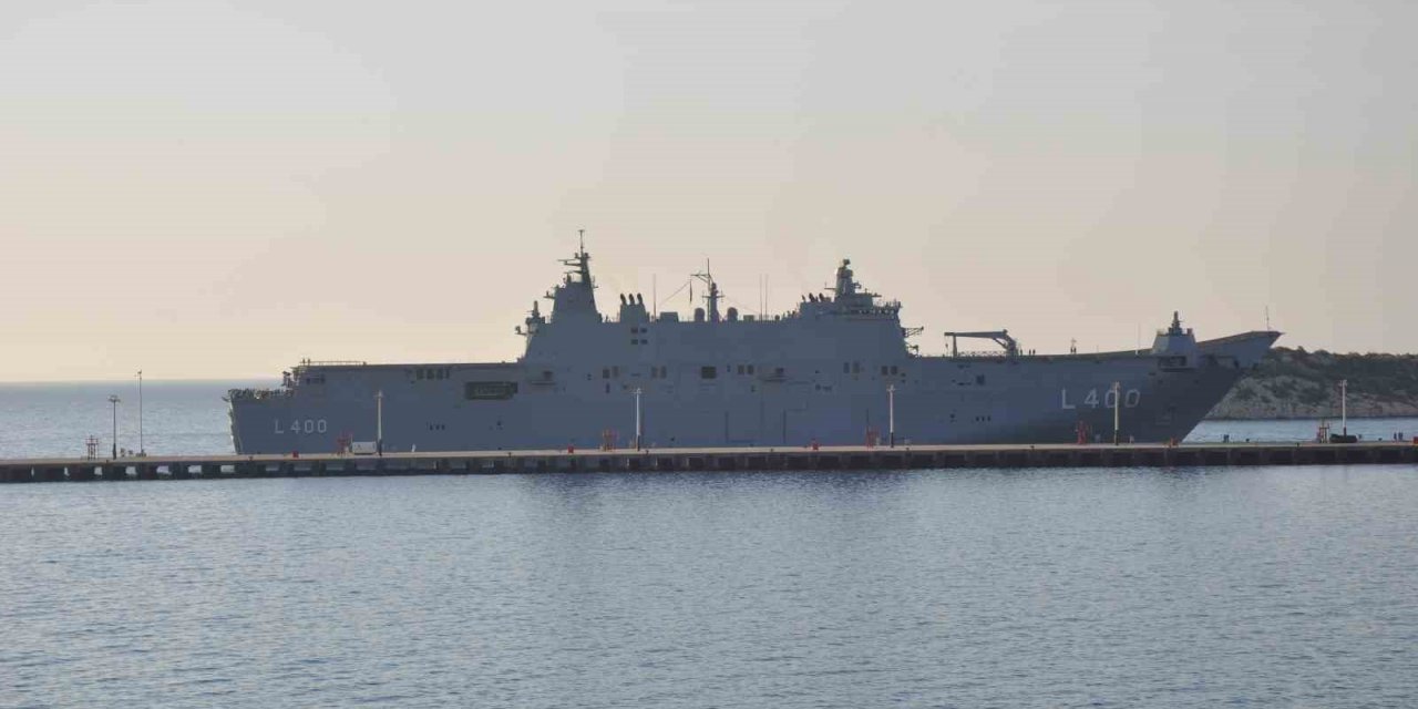 Dünyanın ilk SİHA savaş gemisi TCG Anadolu, Taşucu limanından ayrıldı