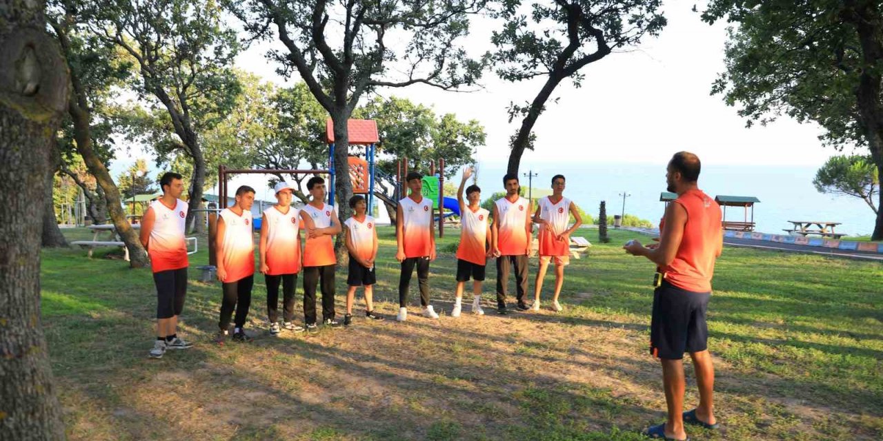 Gelecek Başakşehir’de yetişiyor