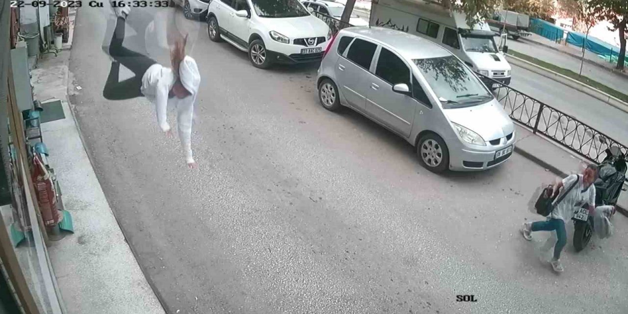 Kastamonu’da genç kızın 3. kattan düşme anı kameraya yansıdı