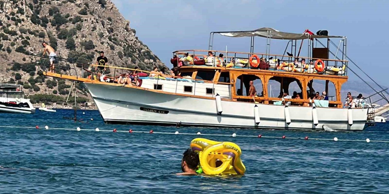 Bodrum’da yaz sezonu uzadı, vatandaşlar sahillere akın etti
