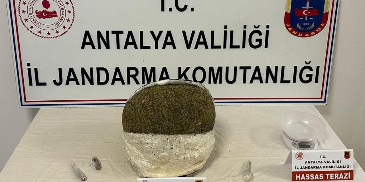 Jandarma operasyonunda 5 kilo 300 gram skunk ele geçirildi