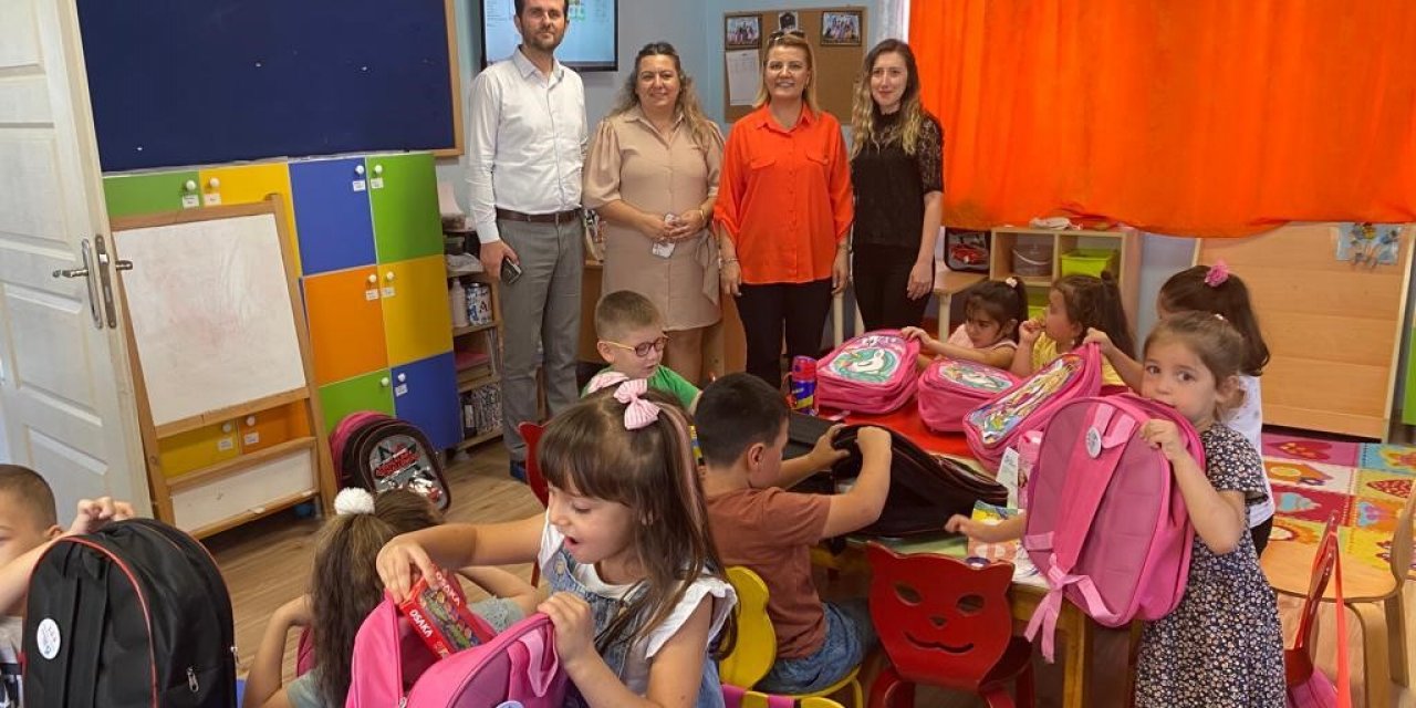 İzmit Belediyesi’nden öğrencilere kırtasiye desteği