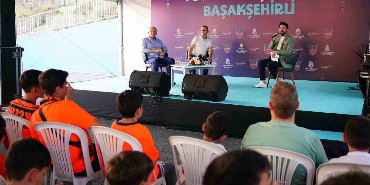 Göksel Gümüşdağ ile Yasin Kartoğlu, Başakşehirli taraftarlarla bir araya geldi