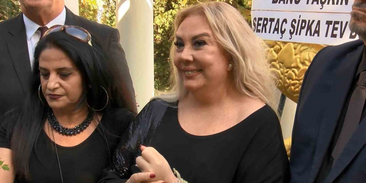 Zeki Müren vefatının 27’nci yılında kabri başında anıldı