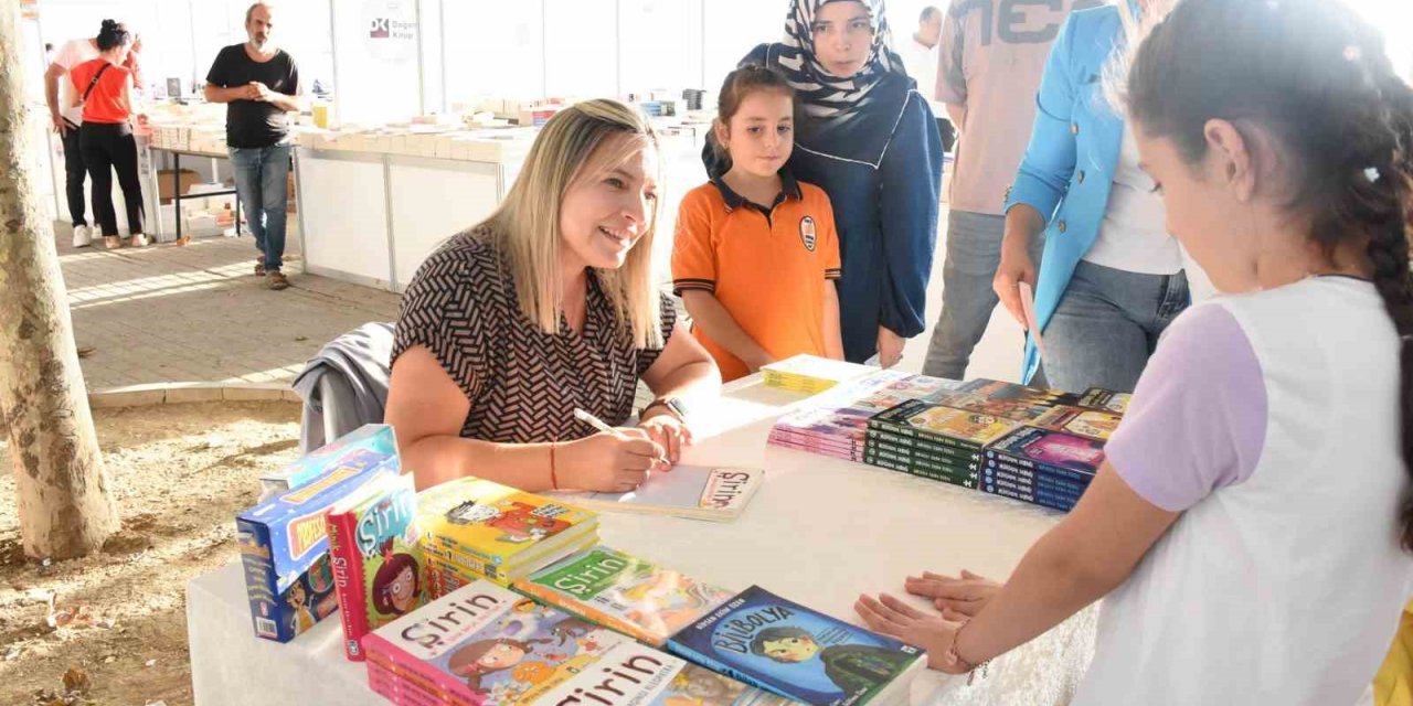 Gemlik Kitap Limanı edebiyatın önemli isimlerini ağırlamaya devam ediyor
