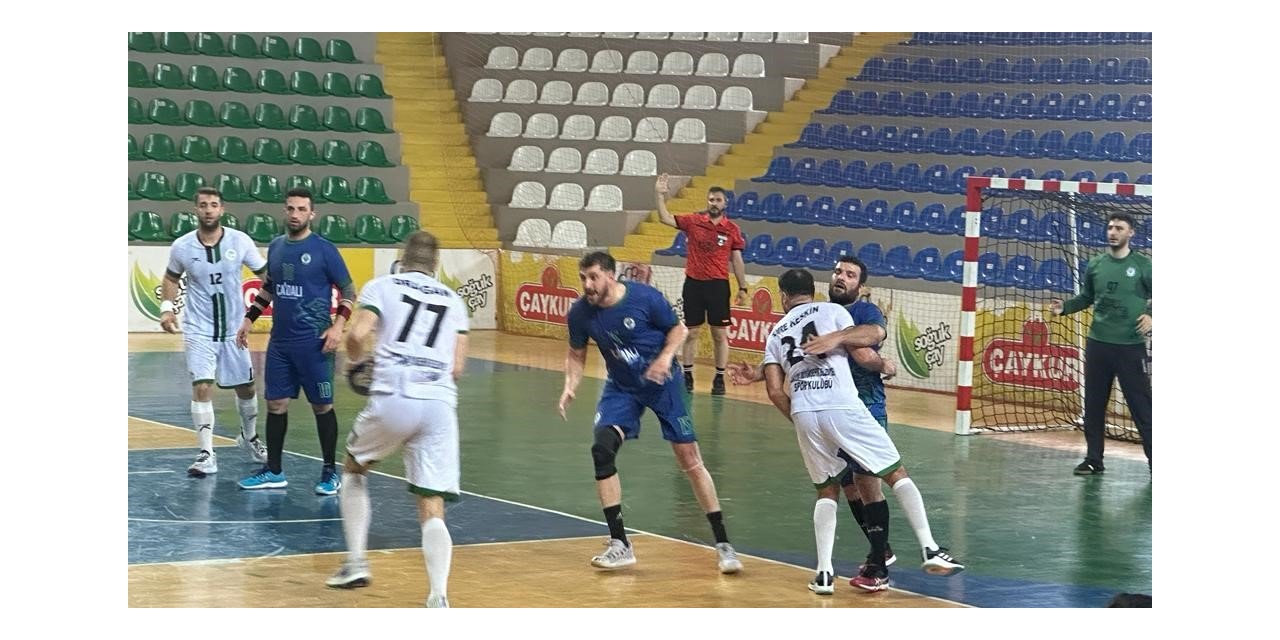 Büyükşehir Hentbol, Rize’yi mağlup ederek zirve takibini sürdürdü