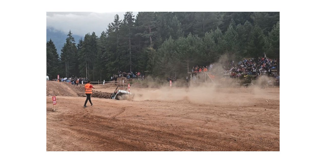 Artvin’de off-road yarışlarında yaşanan kaza yürekleri ağza getirdi