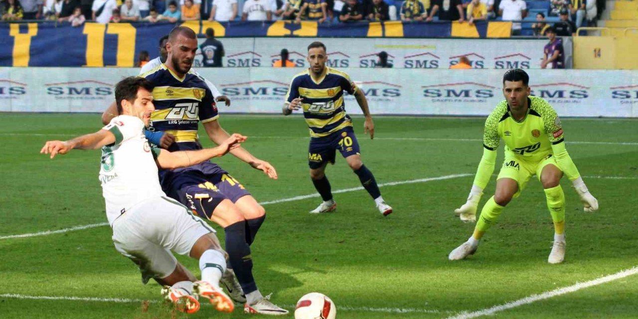 Trendyol Süper Lig: MKE Ankaragücü: 1 - Konyaspor: 1 (İlk yarı)