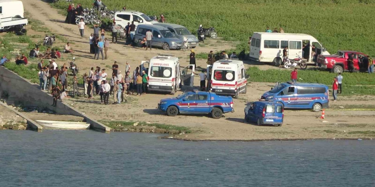 Hatay’da baraj gölünde 2 çocuk kayboldu