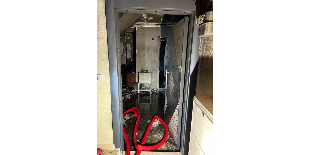 Yalova’daki yangında dubleks ev kullanılmaz hale geldi