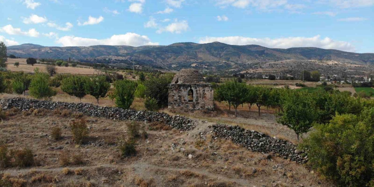 Tarihi yapının ne olduğu bilinmese de hakkında bir çok söylenti bulunuyor