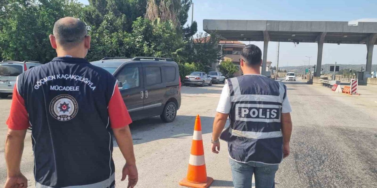 Osmaniye’de 17 düzensiz göçmen 3 organizatör yakalandı