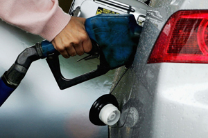 Litresi 50 kuruşa petrol