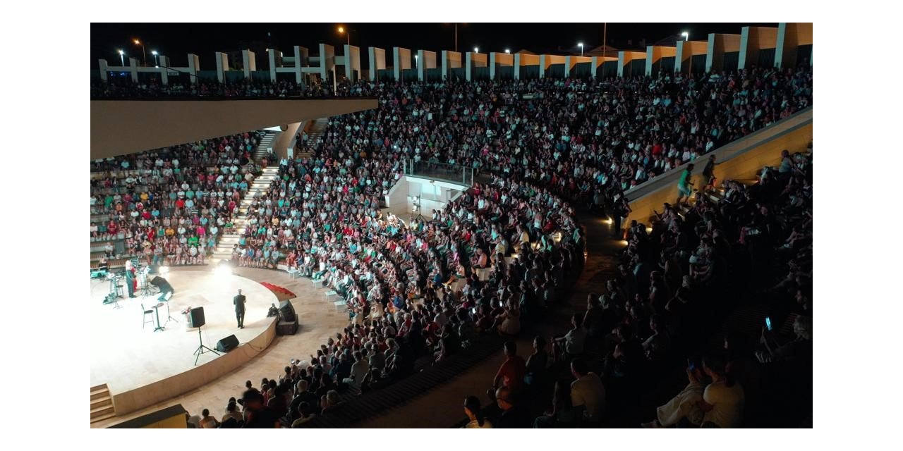 Didim’de “Mozart çaldı da biz mi dinlemedik” oyunu sahnelendi