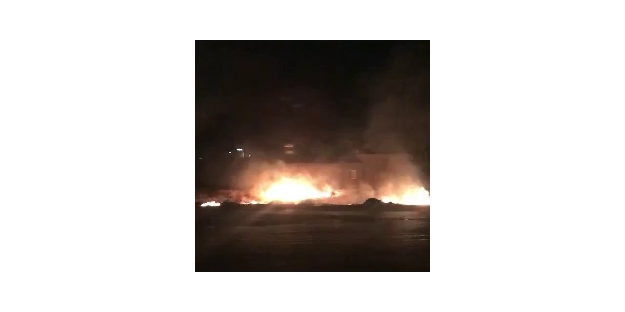 Evlere yakın bölgede çıkan anız yangını korkuttu