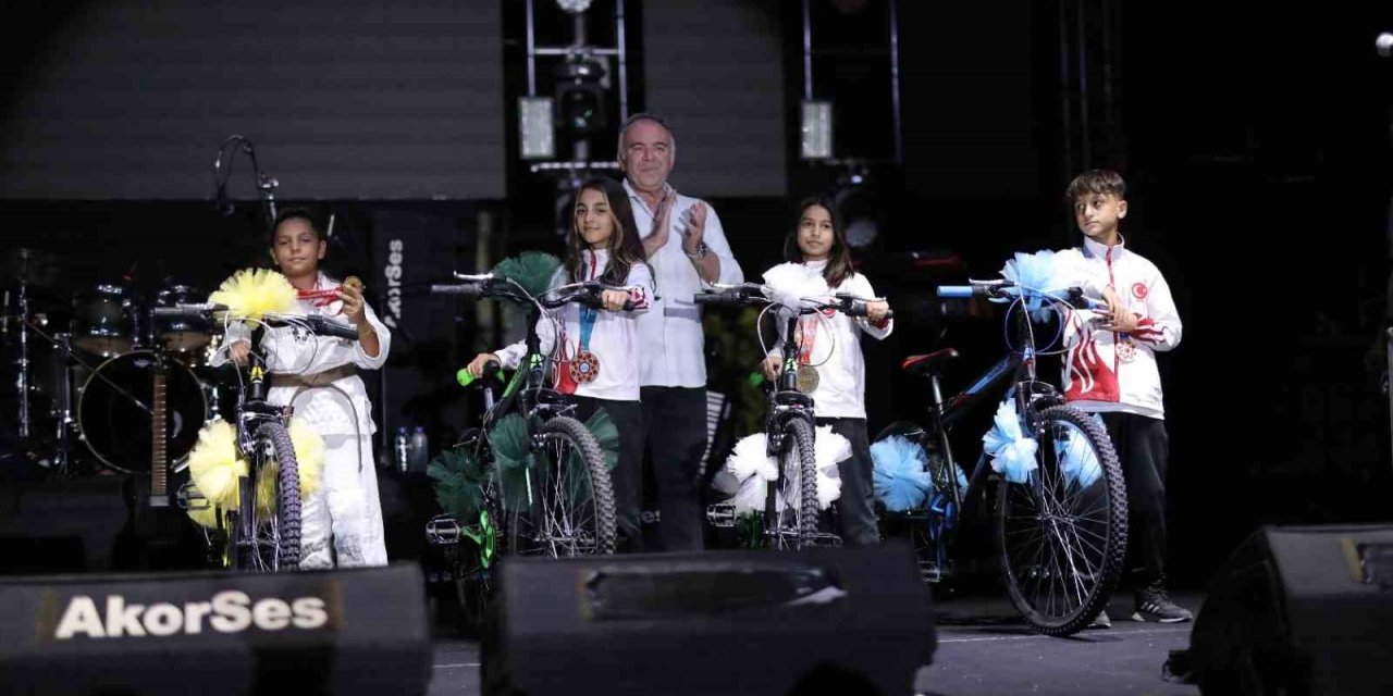 Germencik, incir festivalinde eğlenceye doydu