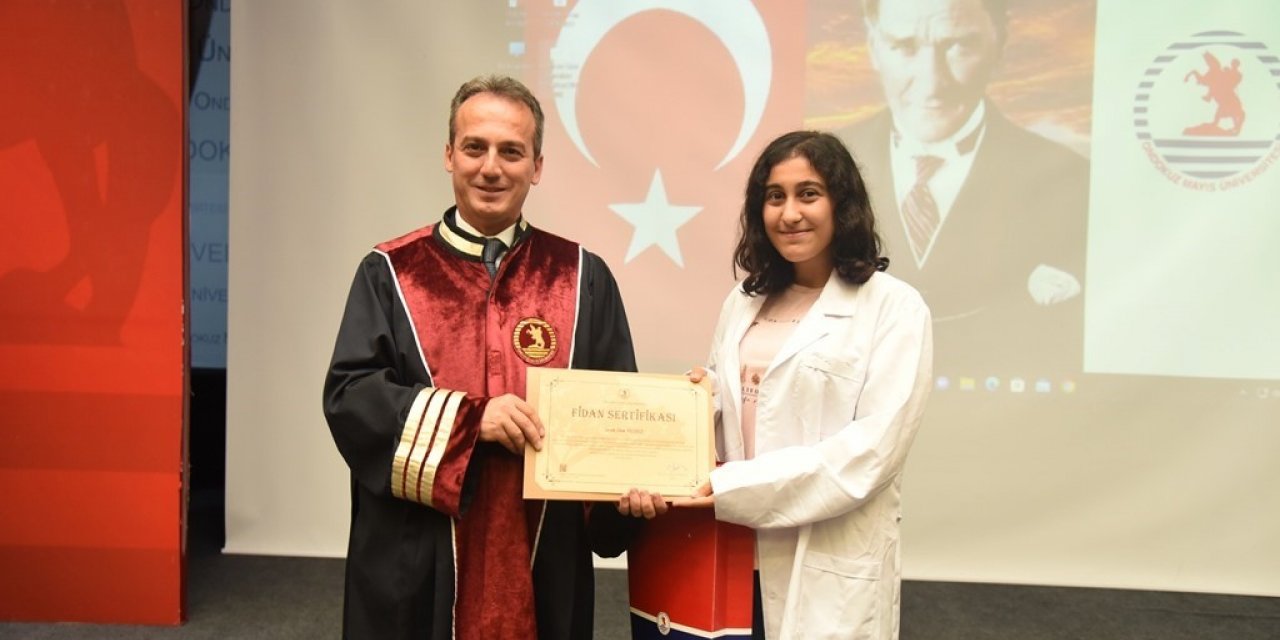 Tıp öğrencileri beyaz önlük giydi