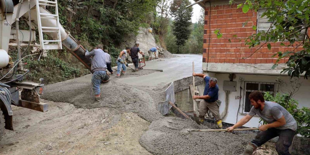 Ordu Büyükşehir, beton yol çalışmalarını sürdürüyor