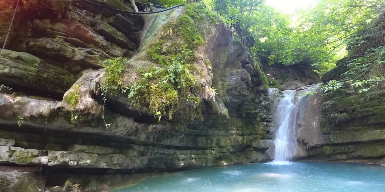 Erfelek Tatlıca Şelaleleri ziyaretçileri hayran bırakıyor