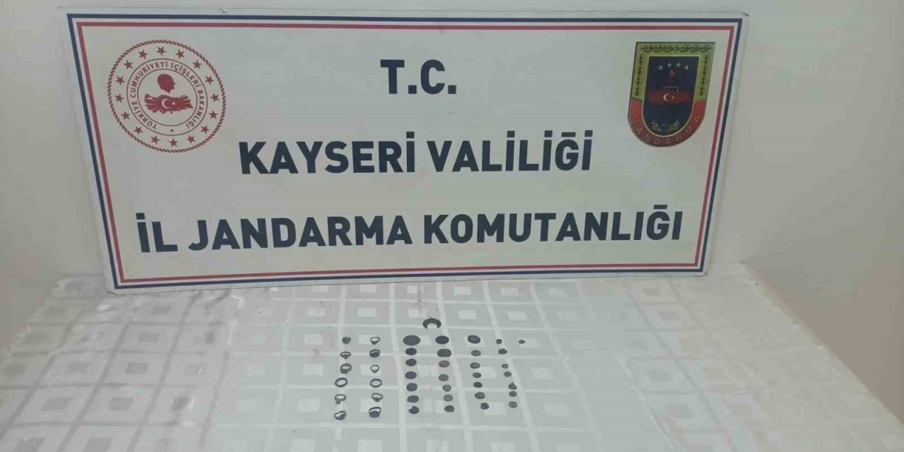 Kaçak kazıda çıkardığı tarihi eserleri satmaya hazırlanan şahıs yakalandı