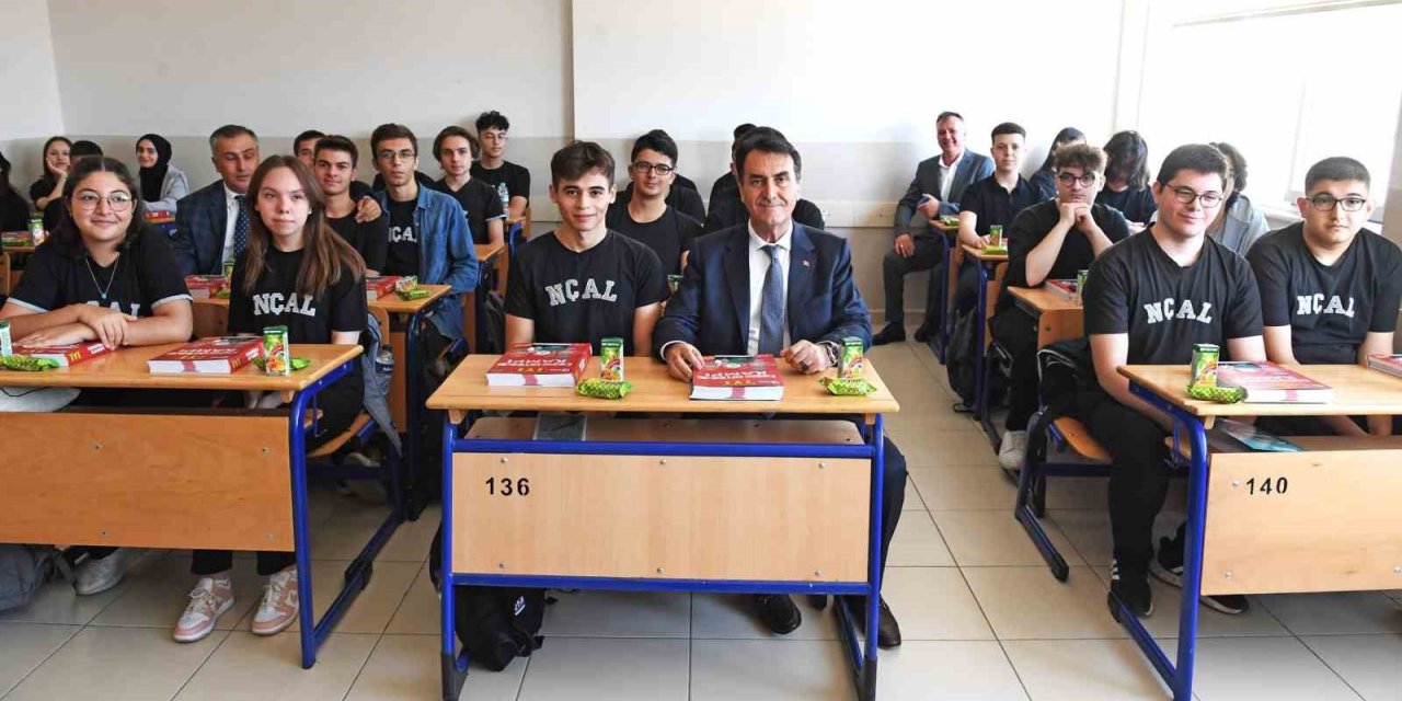 Başkan Dündar, 9 bin 662 öğrenci ile buluştu