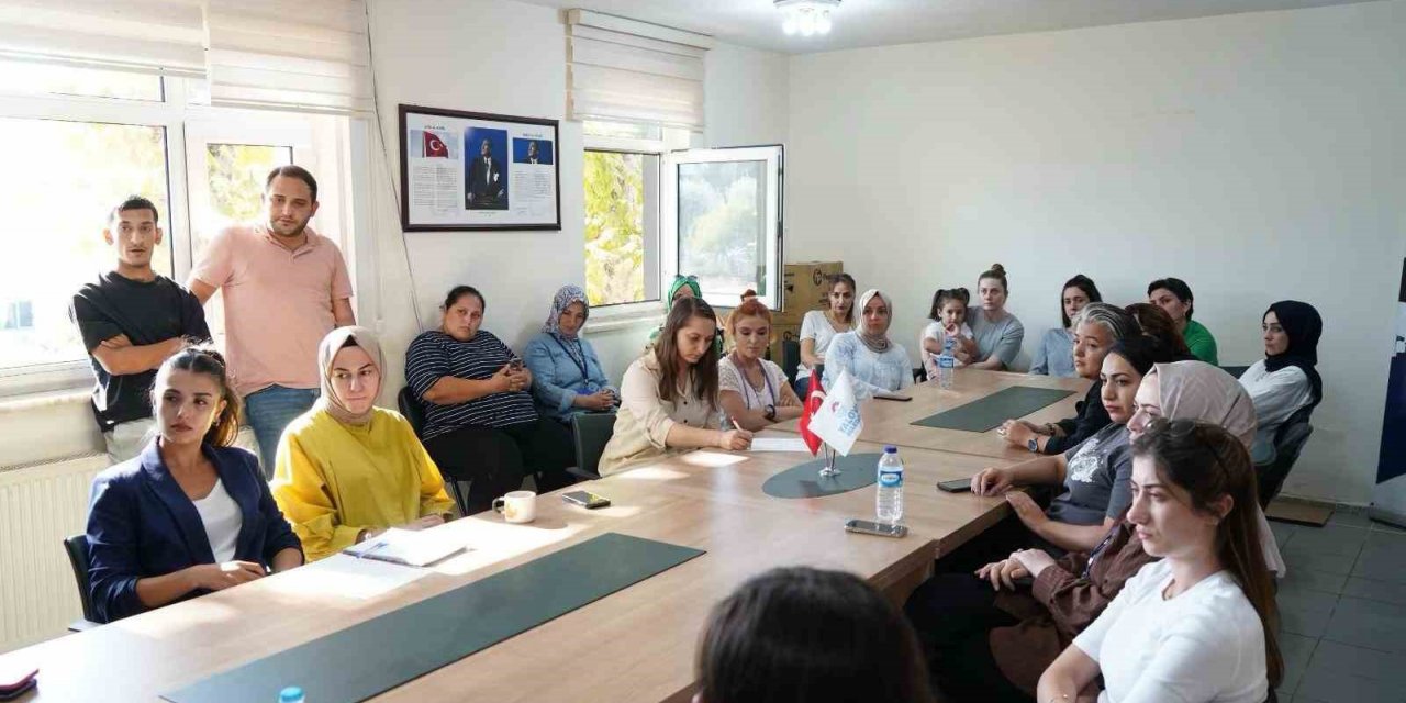 Yalova Belediyesi personeline alzheimer bilgilendirmesi