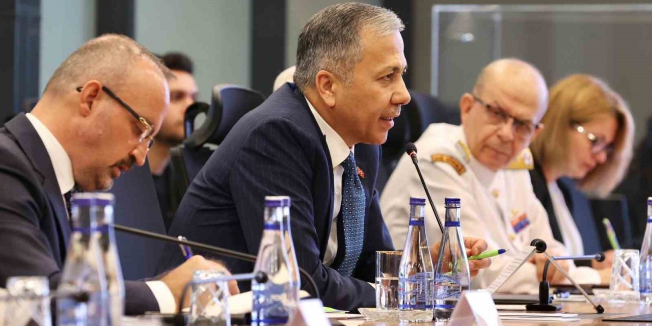İçişleri Bakanı Yerlikaya, Malezya İçişleri Bakanı İsmail ile bir araya geldi