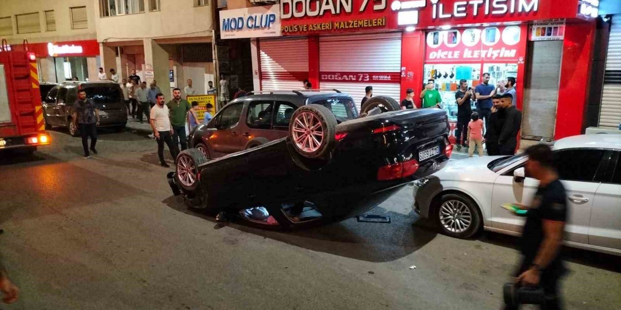 Cizre’de otomobil ile kamyonet kafa kafaya çarpıştı: 5 yaralı