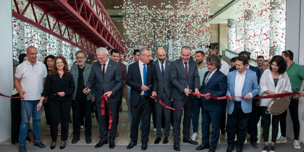 EBYÜ’de “Gölge” sergisi