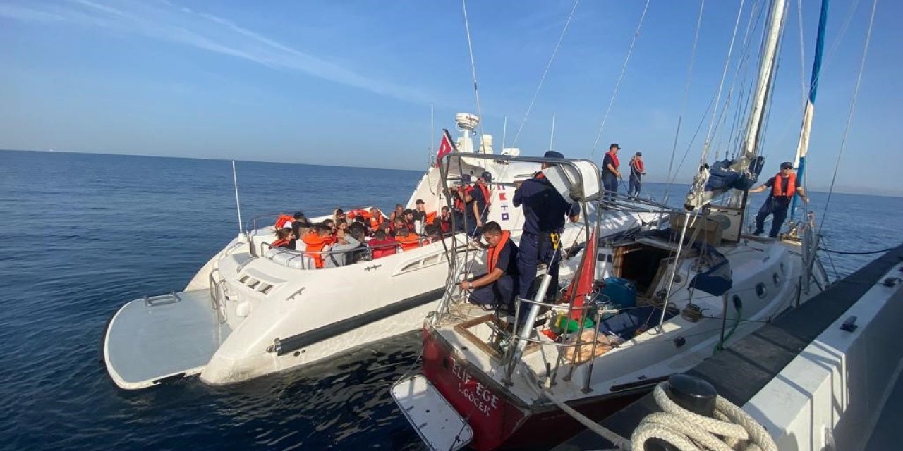 Çanakkale’de 73 kaçak göçmen ile 1 göçmen kaçakçısı şüphelisi yakalandı