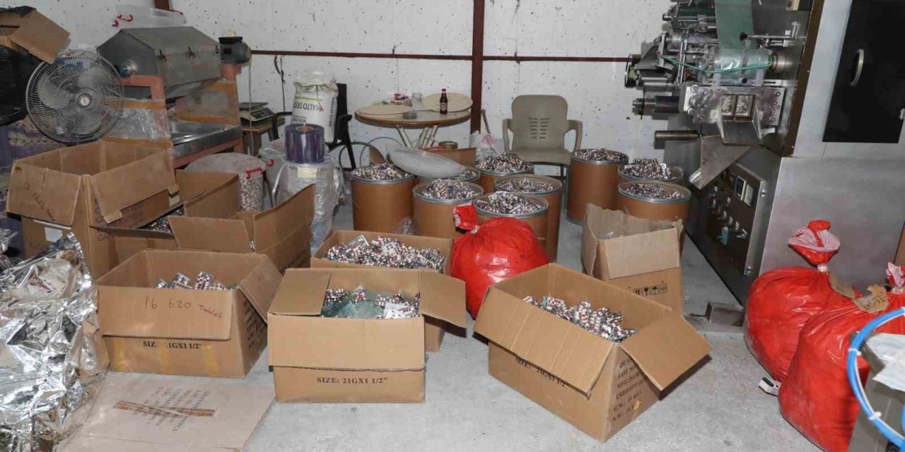 Mersin’de 439 bin uyuşturucu hap ele geçirildi