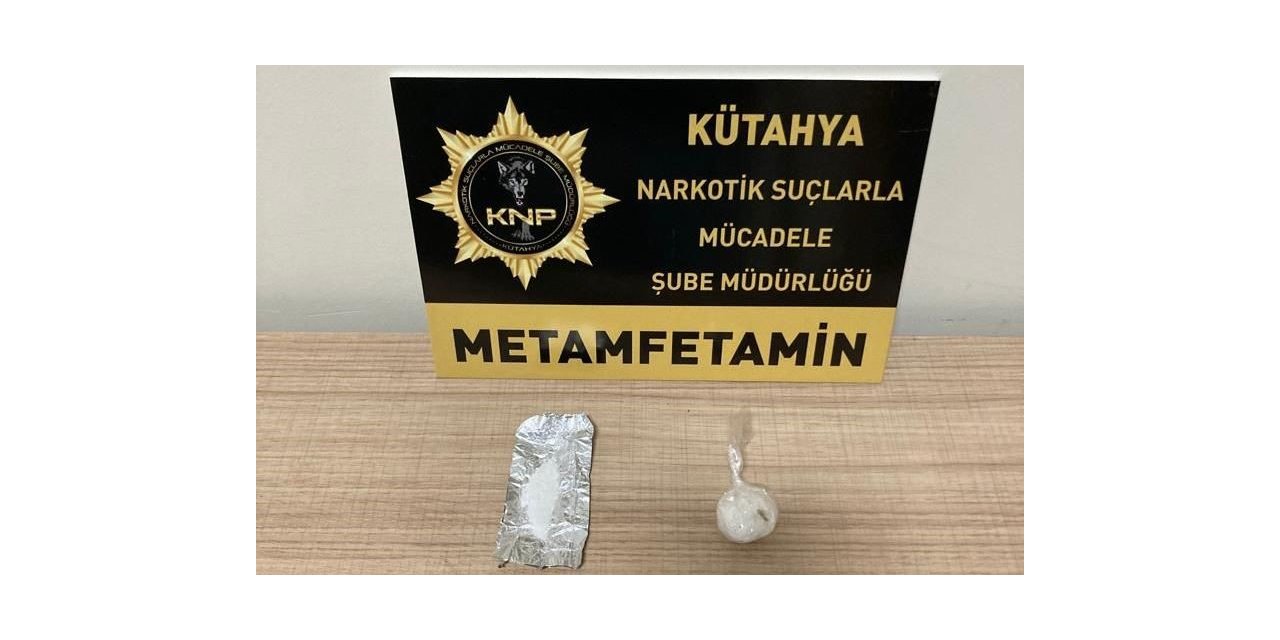 Kütahya’da polisin “dur” ihtarına uymayarak kaçan araçta uyuşturucu ele geçirildi