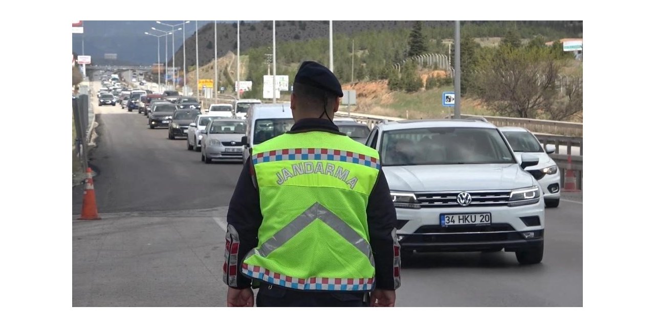 43 ilin geçiş güzergahında denetimler sürüyor: Jandarmanın bir haftalık bilançosu