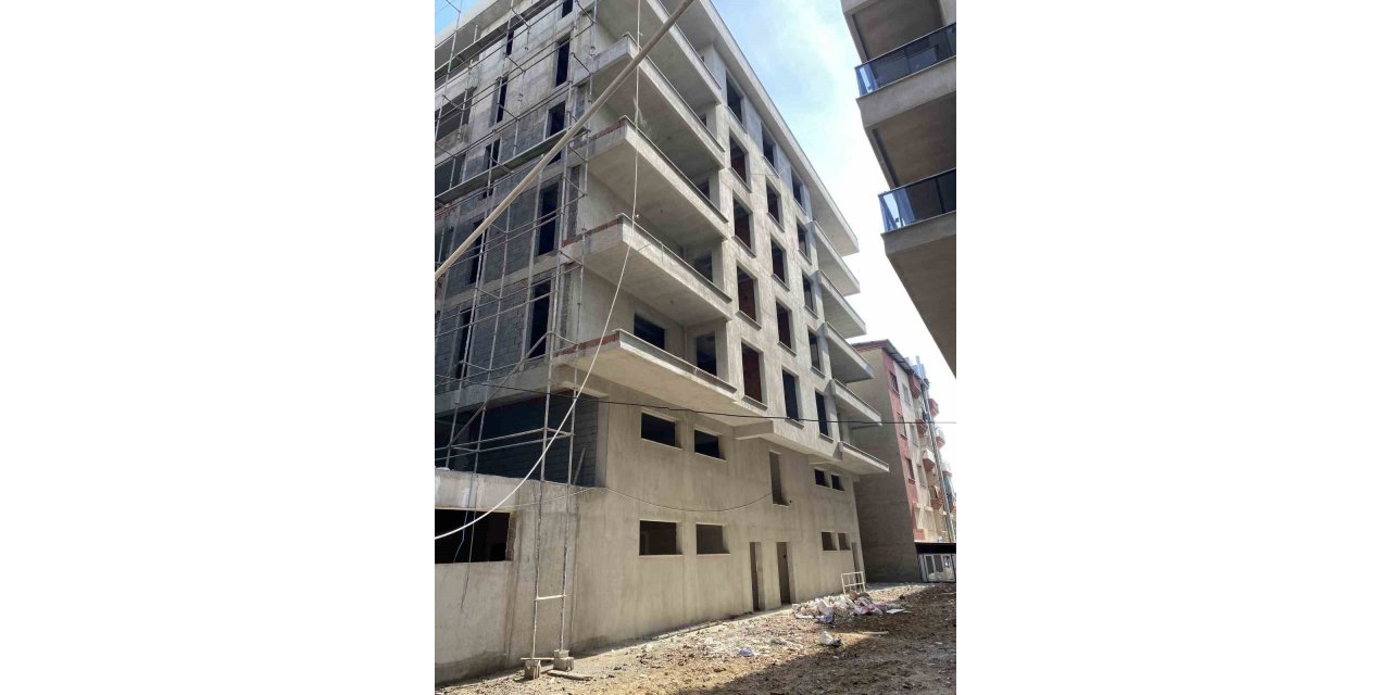 Manisa’da genç öğrenci çalıştığı inşaattan düşerek öldü