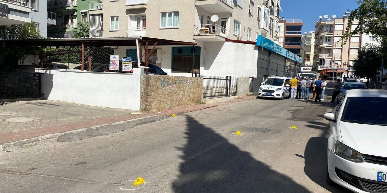 Sokakta havaya rastgele ateş ederek, korku dolu anlar yaşattı