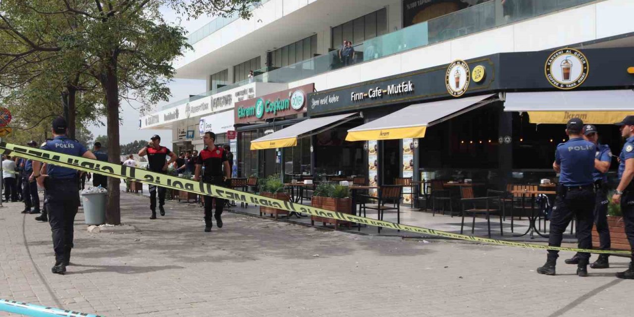 İzmir’de adliye önündeki çatışmada 21 gözaltı