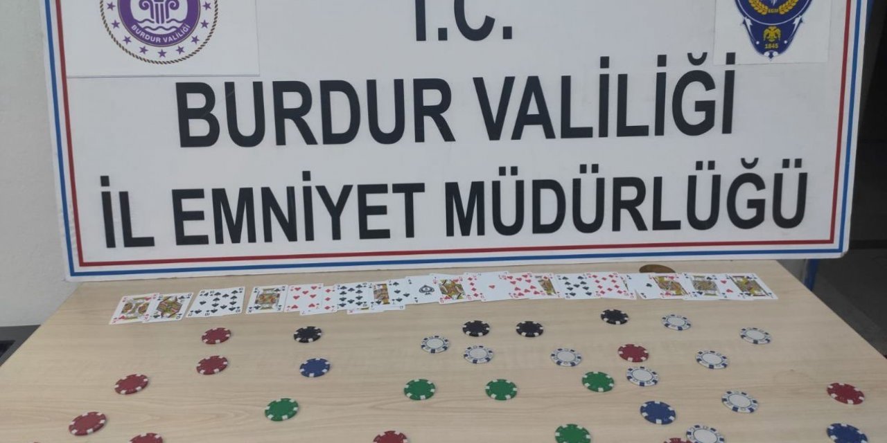 Burdur’da kumar oynayan 4 kişiye 16 bin 220 TL para cezası