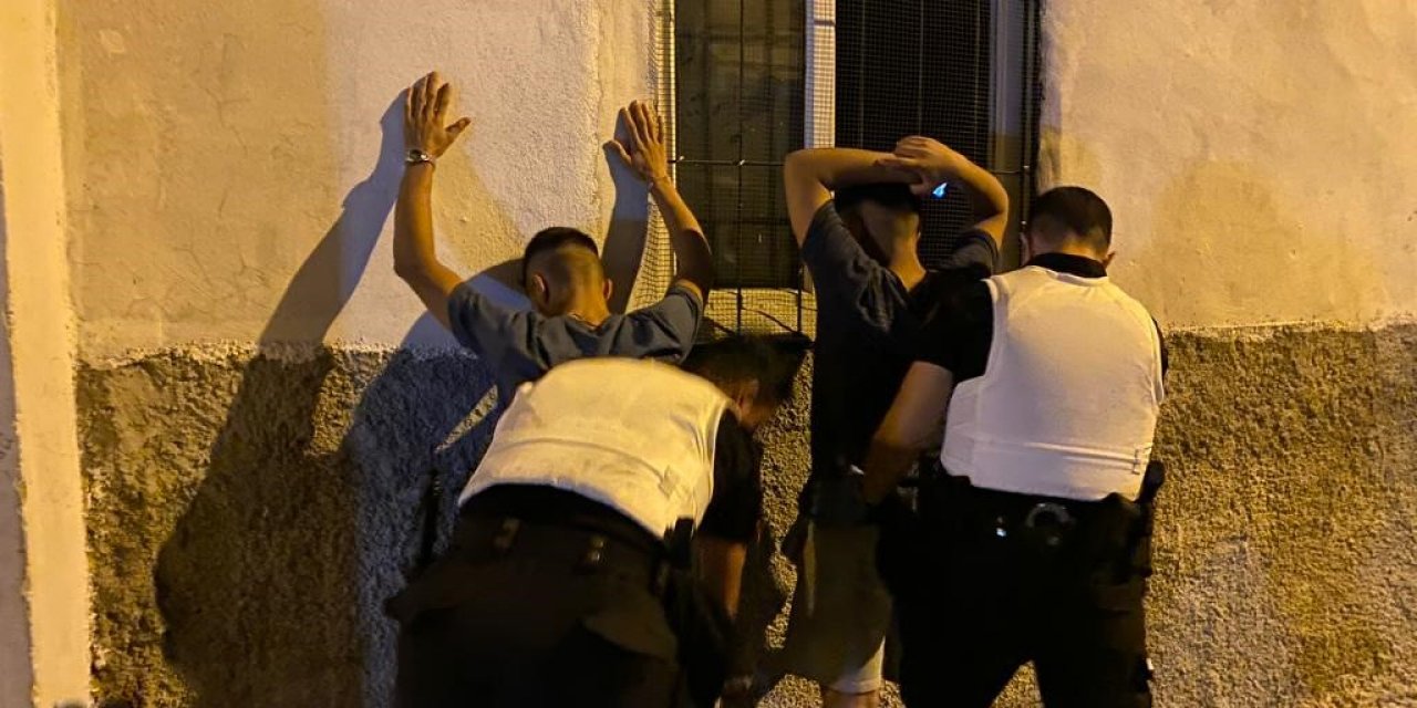 Adana’da narkotik polisi uyuşturucu satıcılarına göz açtırmıyor