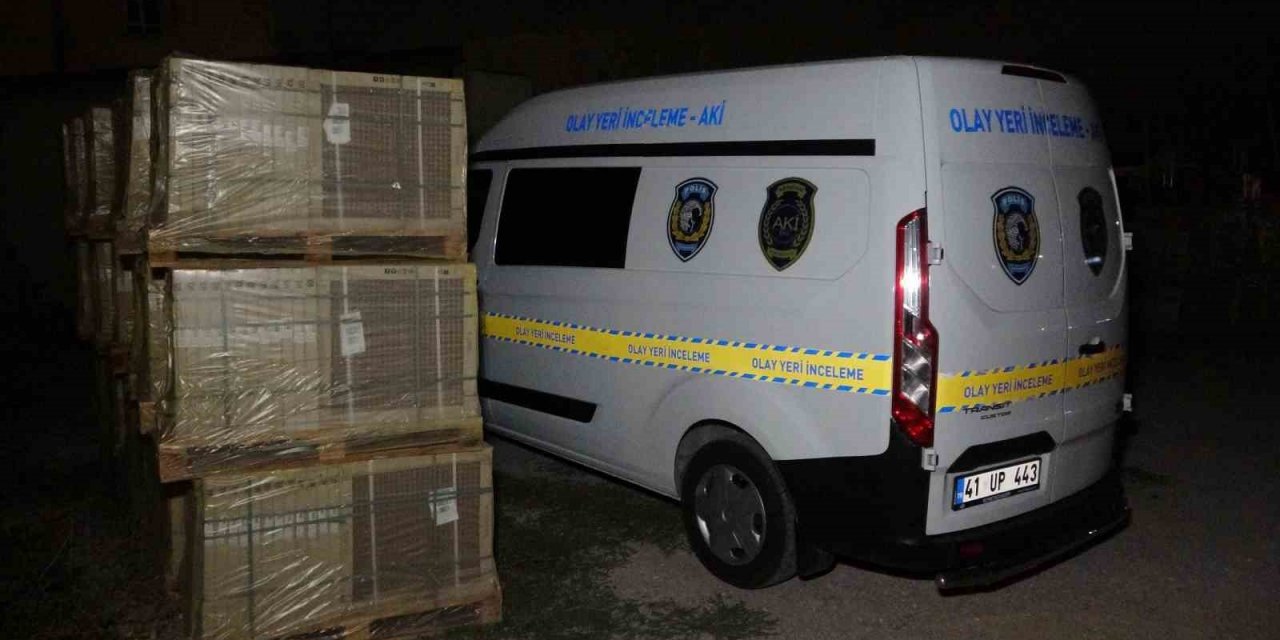 AK Parti İlçe Başkanı’na ait inşaat deposunda yangın