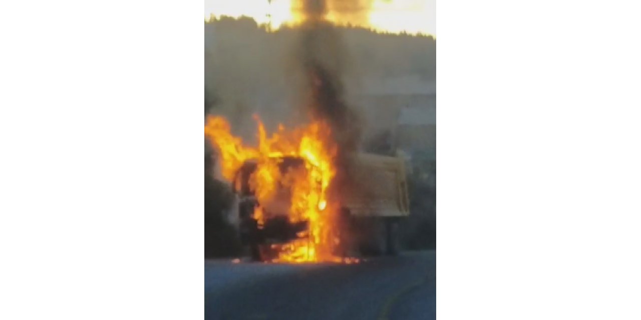 Kastamonu’da hafriyat kamyonu alev alev yandı