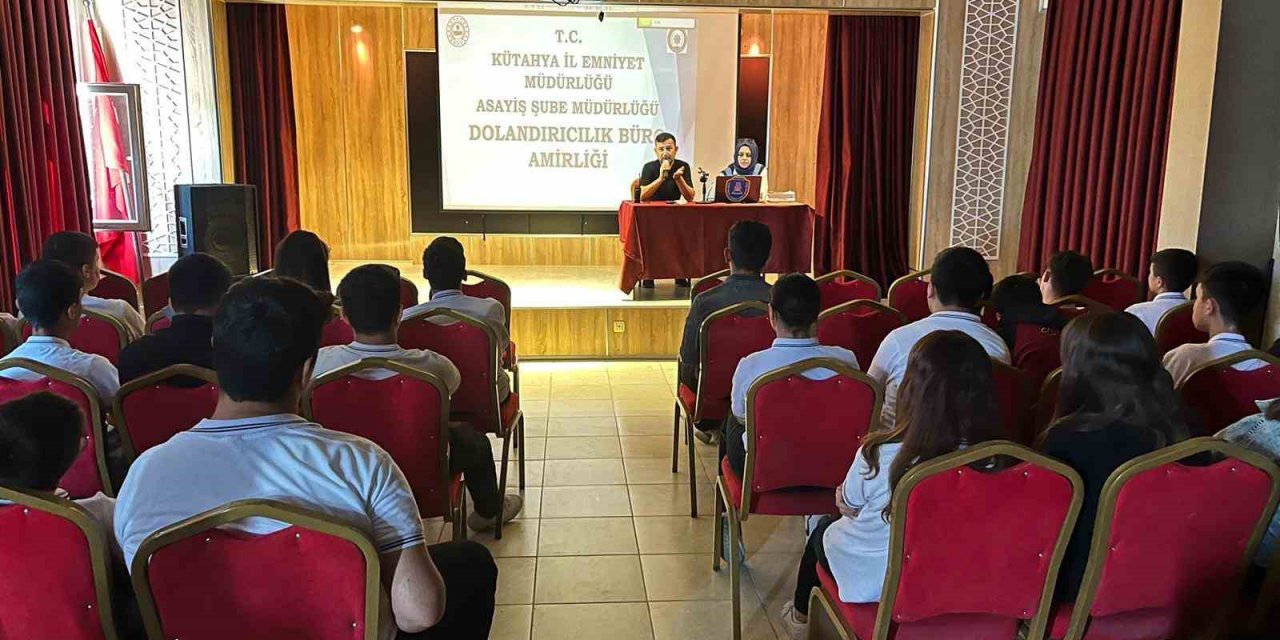 Kütahya’da 100 öğretmen ve öğrenci dolandırıcılık konusunda bilgilendirildi