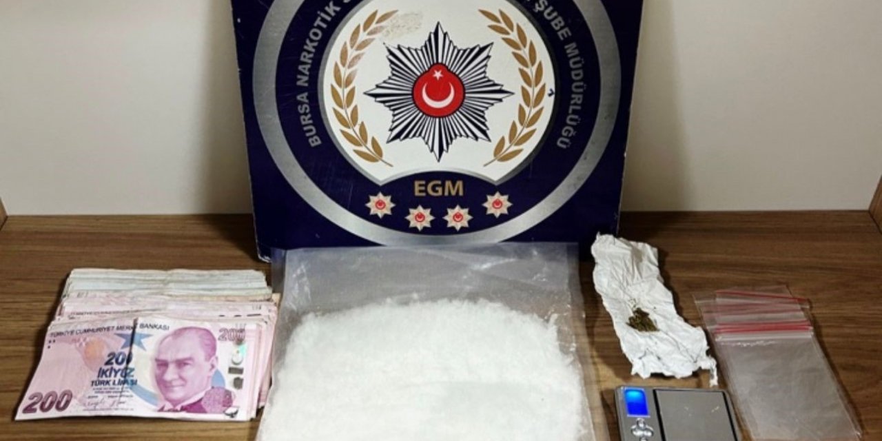 İçişleri Bakanı Yerlikaya: “16 ilde düzenlenen uyuşturucu operasyonlarında 99 zehir taciri yakalandı”