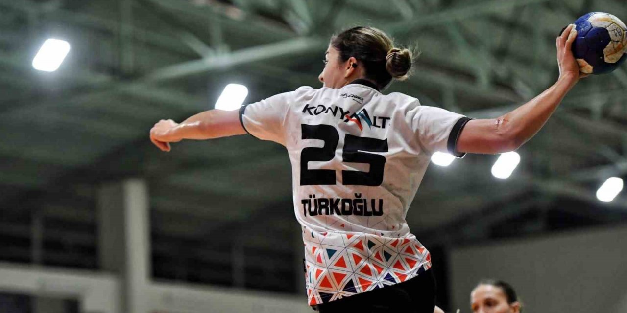 Konyaaltı ligde de fırtına gibi