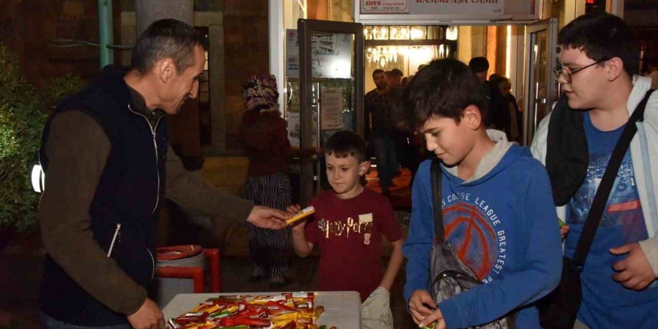 Kandilde şekerler Bozüyük Belediyesi’nden