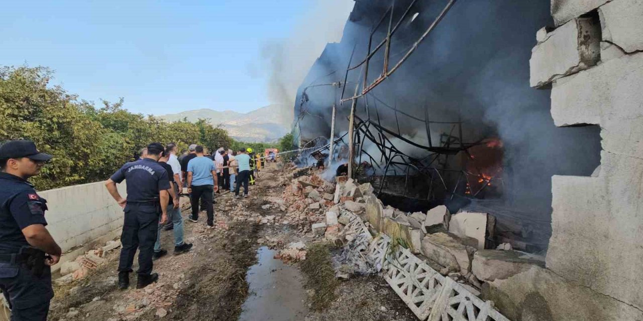 Gıda işletmesi alevlere teslim oldu