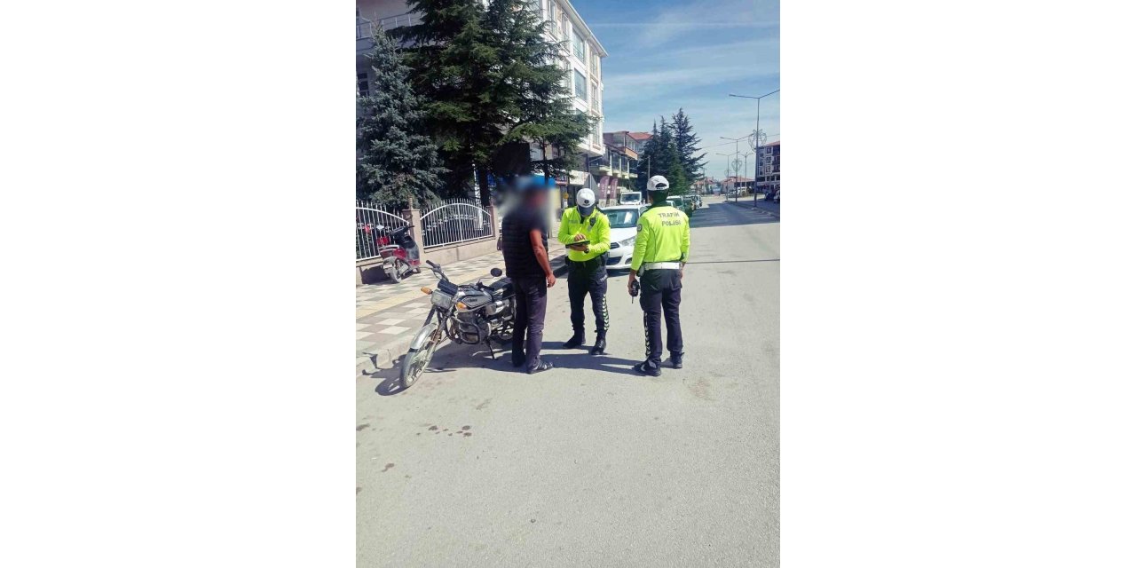 Afyonkarahisar’da 17 motosiklet trafikten men edildi