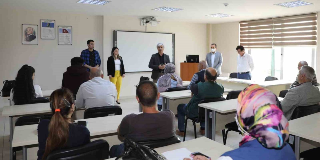 Yüreğir Belediyesi’nden budama ve aşılama kursu