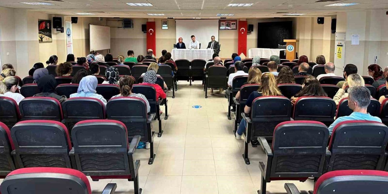 Simav Kaymakamı Karaloğlu, ingilizce öğretmenleriyle bir araya geldi