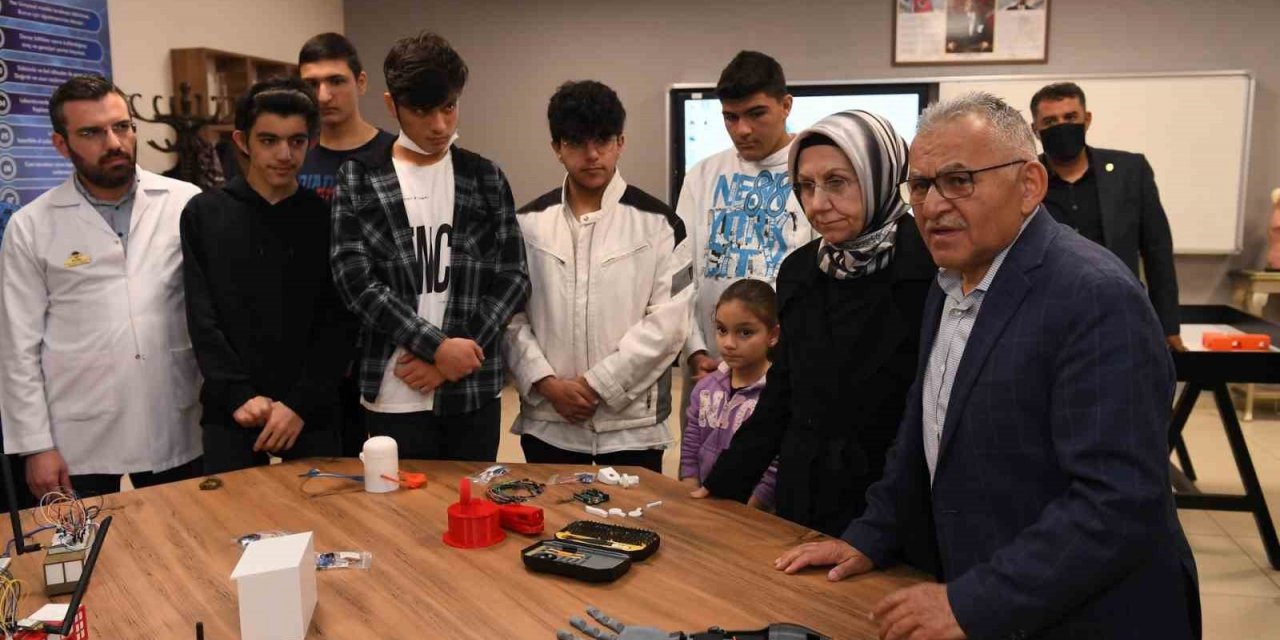 KAYMEK, “Projen ile gel" sloganıyla Teknofest gençliği yetiştiriyor